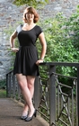 Emanze (aus der Miniserie: Ein Modell, ein Kleid, eine Br&uuml;cke)