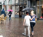 .. wir durch den Regen zur&uuml;ck gingen