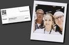 Die nette Dame macht ein Selfie mit den "etwas" &auml;lteren Besuchern am Sofortbildstand