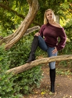 Weiches Model mit knorrigen &Auml;sten