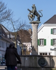 L&ouml;we mit 2 Schw&auml;nzen auf dem Marktplatz-Brunnen